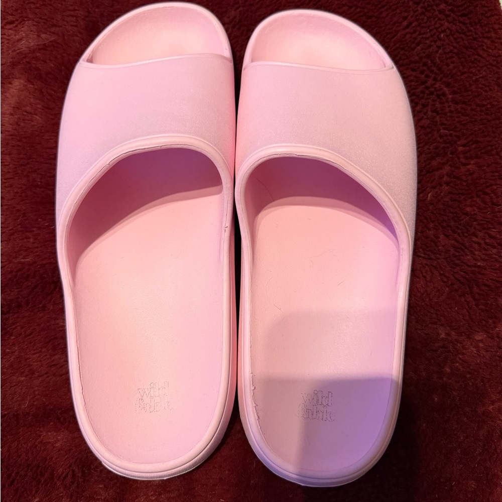 Wild Fable Pink Slide Sandals